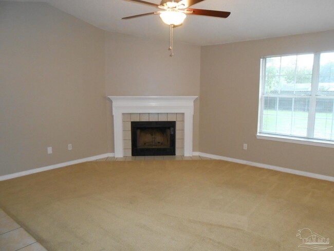 Photo - 1921 Merlin Rd