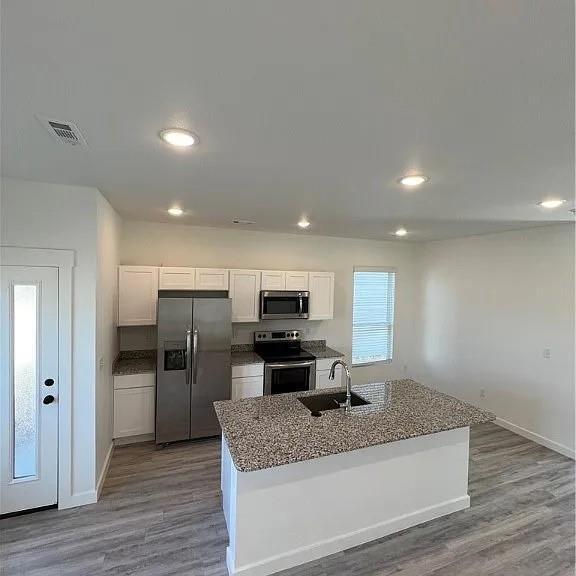 Photo - 1040 Boardwalk Ave