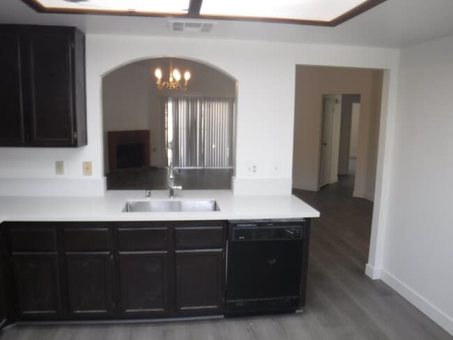 Photo - CUTE 2 BEDROOM/2 BATH HOME WITH FENCED IN ...