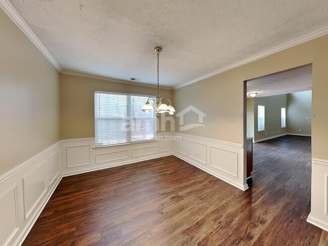 Photo - 1633 Sparrow Wood Ln SW