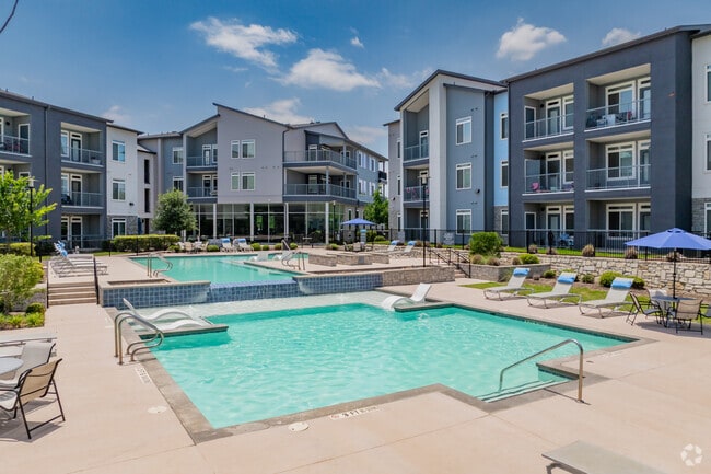 Building Photo - Brio at Lookout