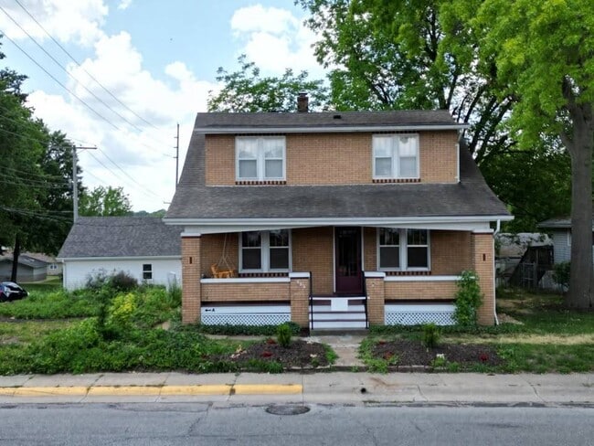 Photo - 726 E Fifth St House