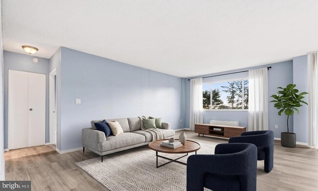 Building Photo - 2059 Huntington Ave Unit 311