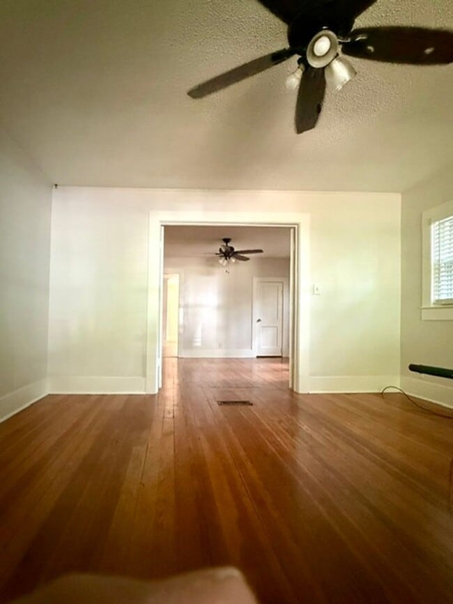 Photo - 2415 Virginia Blvd NW