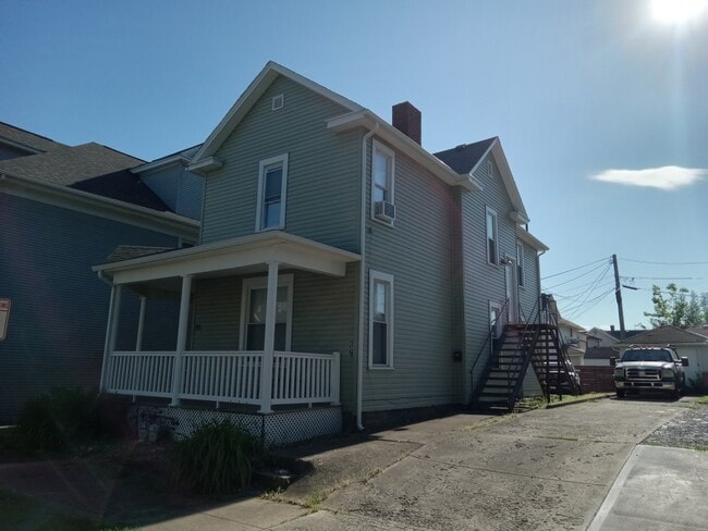 607 N Columbus St Unit 607 Upper Apt