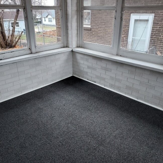 Photo - 2305 Broadway