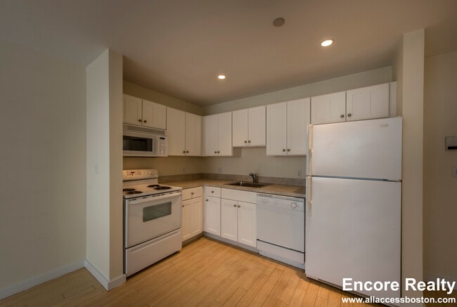 1 Stuart St Unit 407