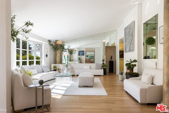 Photo - 1125 Chantilly Rd