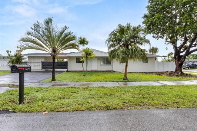 Building Photo - 1621 NW 13th Ave Rental