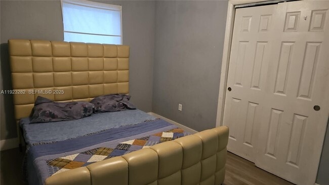 Building Photo - 2530 NW 17th St