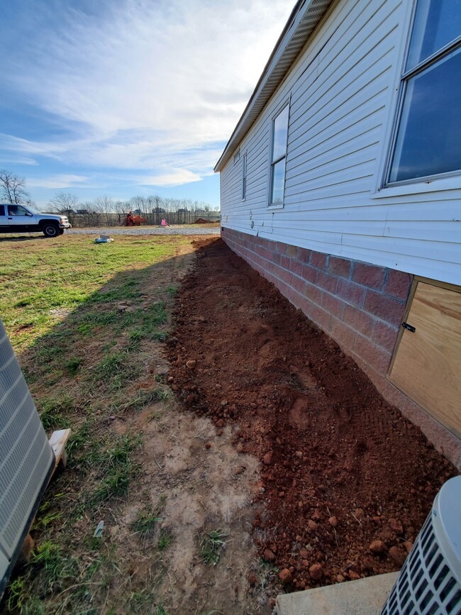 Photo - 4823 Drake Rd