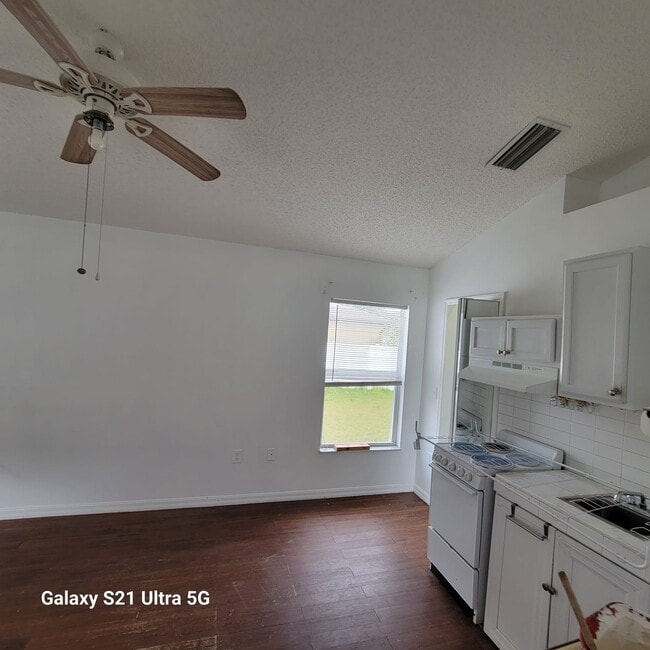 Photo - 2791 Summerfield St