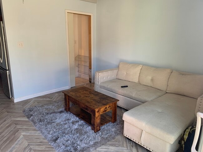 Building Photo - 698 Kaae Road Unit Downstairs studio