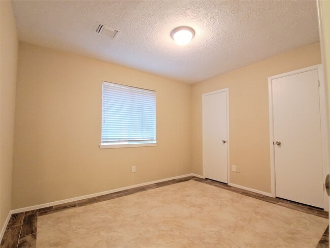 Photo - 4410 Dawn Creek Ln