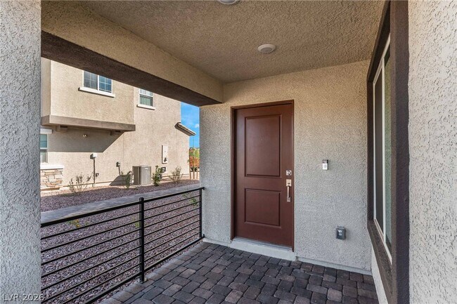 Photo - 871 Watford Pl