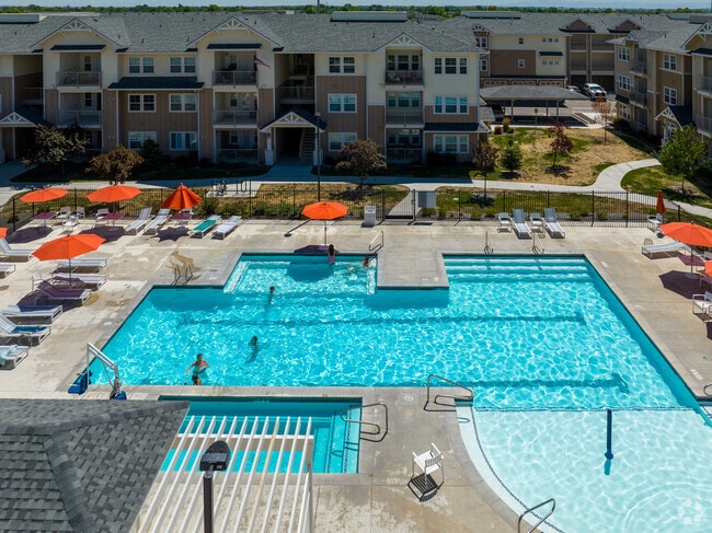 Building Photo - Prelude at Paramount