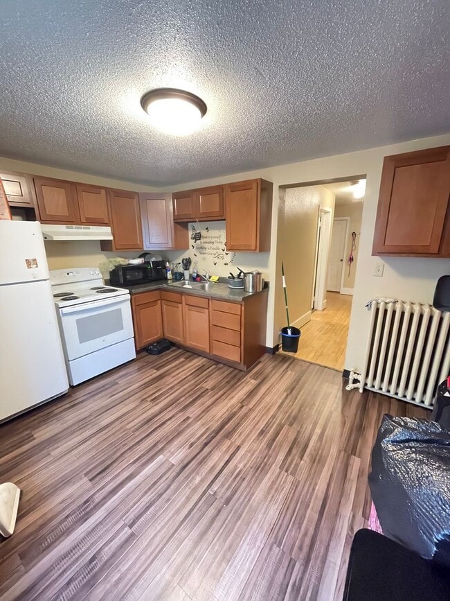 Photo - 327 W 4th St Apartamento Unidad #2