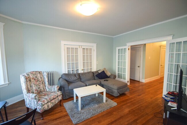 Building Photo - 48 Englewood Ave Unit 1