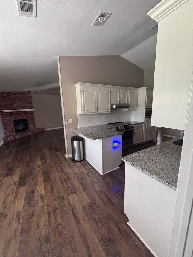 Photo - 3 Bedroom 2 Bath Home In Navarre