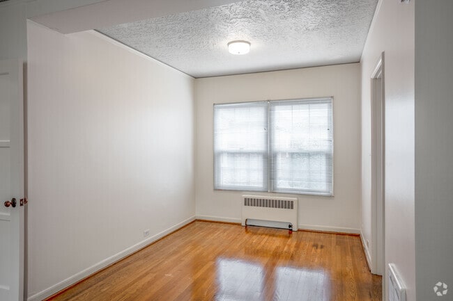 2BR, 1BA, - 790SF - Dining Room - Parkview Apartments