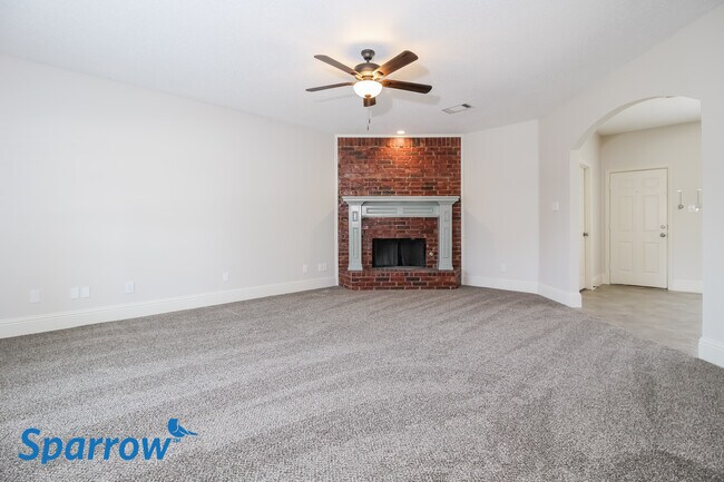 Photo - 3933 Pinetree Drive