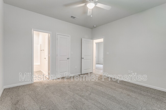 Photo - 2407 N Hickory St