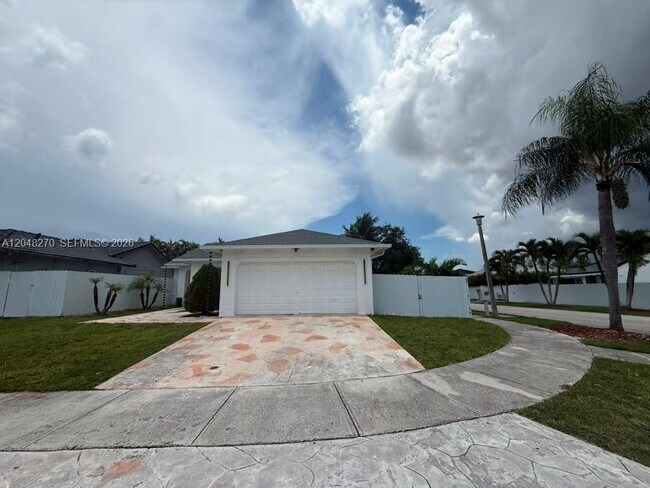 Photo - 14305 SW 182nd Terrace