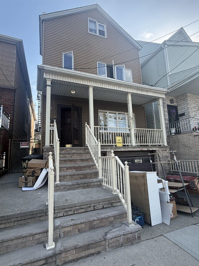 Photo - 82 W 22nd St Unidad 1
