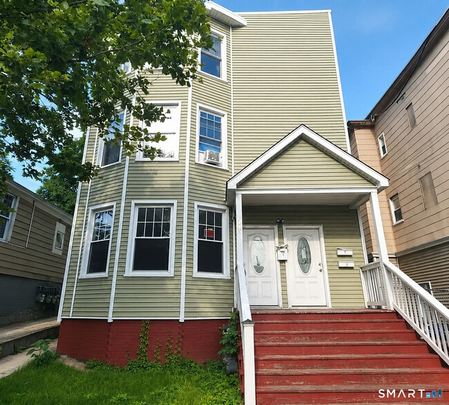 Building Photo - 245 Ferry St