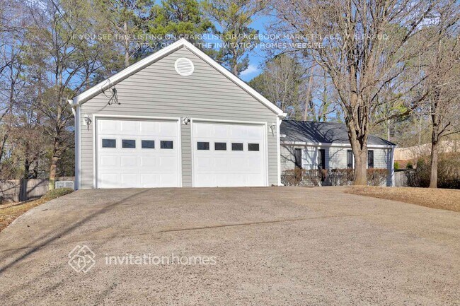 Photo - 805 Riverstone Ln