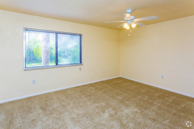 2BD, 2BA - 1200SF Remodeled