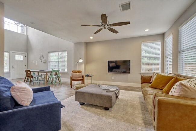 Photo - 38 E Gaslight Pl