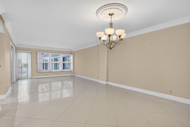 Photo - 405 N Ocean Blvd Unidad 208
