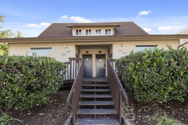 Photo - MOVE IN READY NOW! Desirable down town location. 2 bed, 1 bath. Includes water, sewer and garbage.
