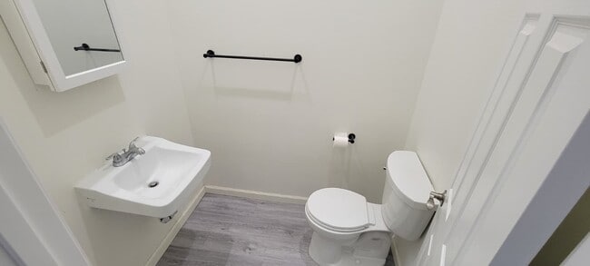 Photo - 337 Clover St