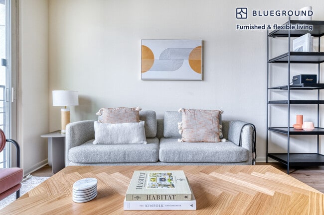 Photo - 3210 Esperanza Crossing Unidad FL4-ID168