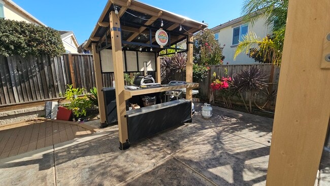 Photo - 6 Farentino Ct