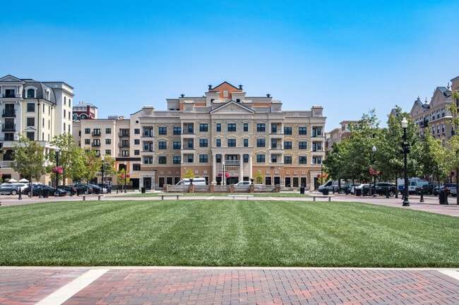 Building Photo - The Wren & The Windsor Rental