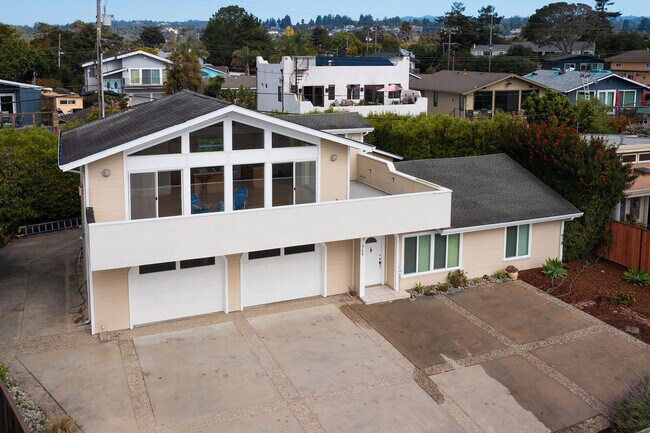 Photo - 506 Seacliff Dr