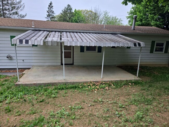 Photo - 3 Bed / 1.5 Bath Single-Family Home – Near Shippensburg Borough