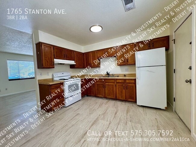 Photo - 1765 Stanton Ave