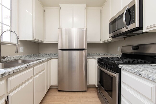 7045-51 Kittyhawk Ave.