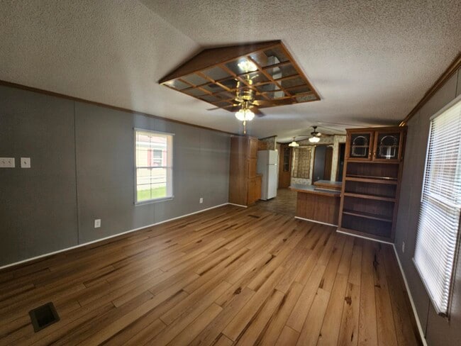 Photo - 442 Tulip Dr