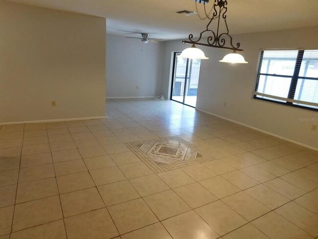 Photo - 902 Plum Tree Ln