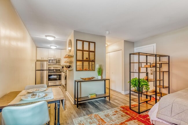 The Maynard at 5115 N Sheridan