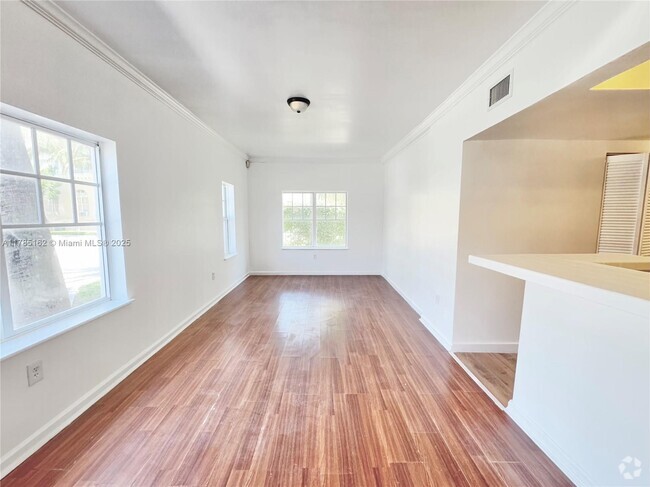 Building Photo - 750 Pennsylvania Ave Unit 2 Rental