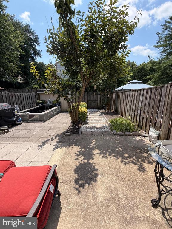 Photo - 7735 Matisse Way