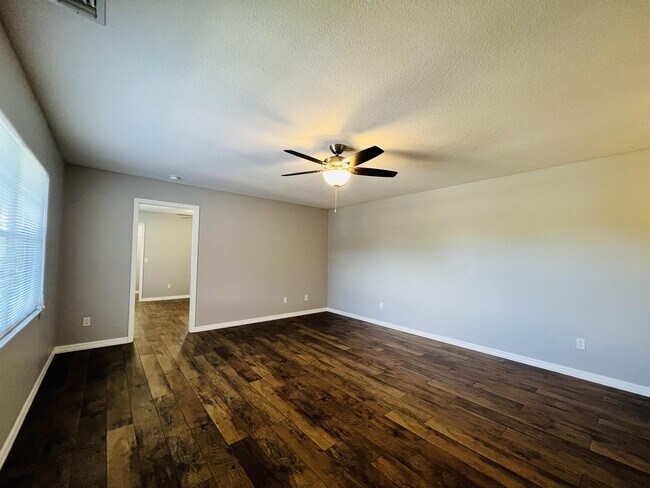 Photo - 58 Windtree Ln