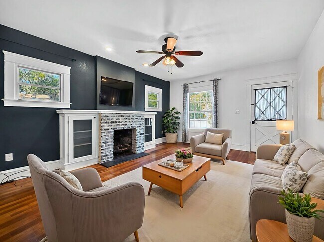 Photo - 1016 E Washington Ave