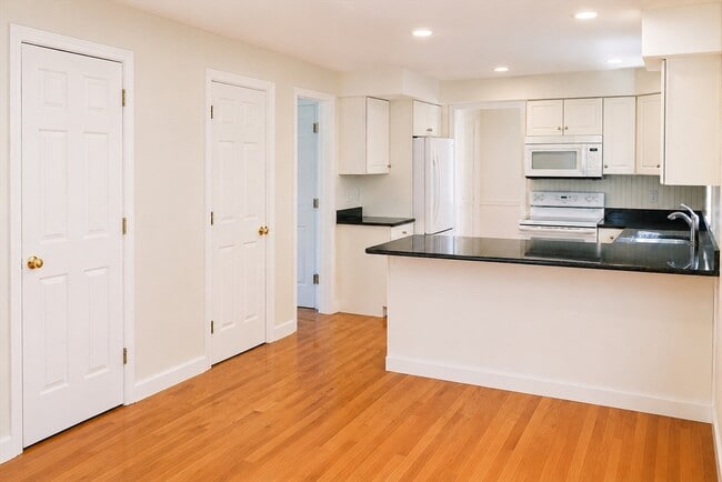 8 Baker Ave